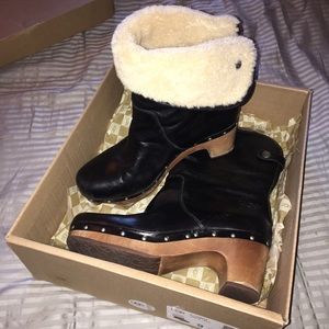 👢😊UGG Australia LYNNEA Boots👢😊